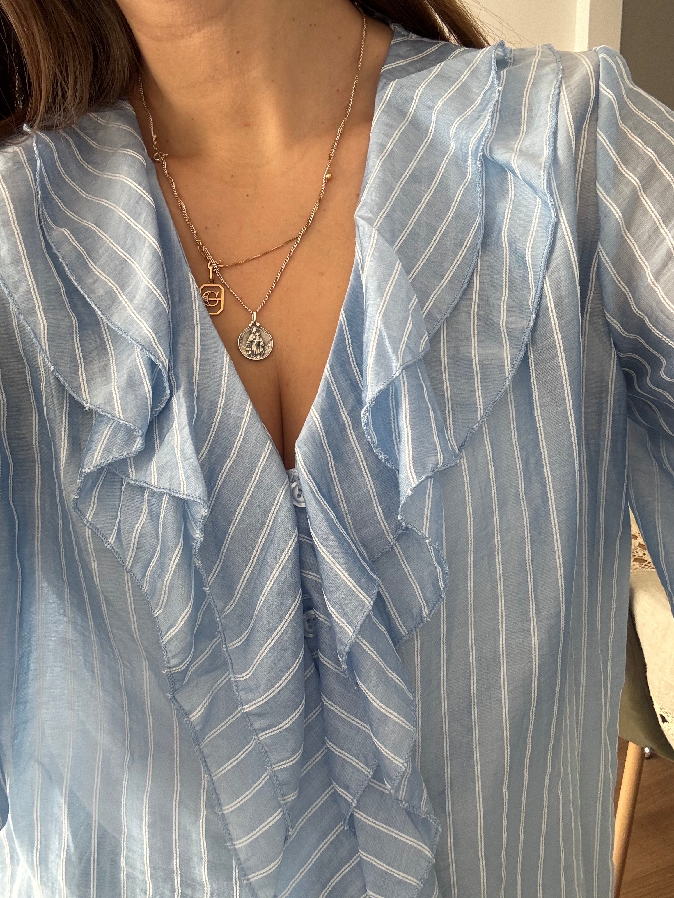 Blusa folhos e riscas