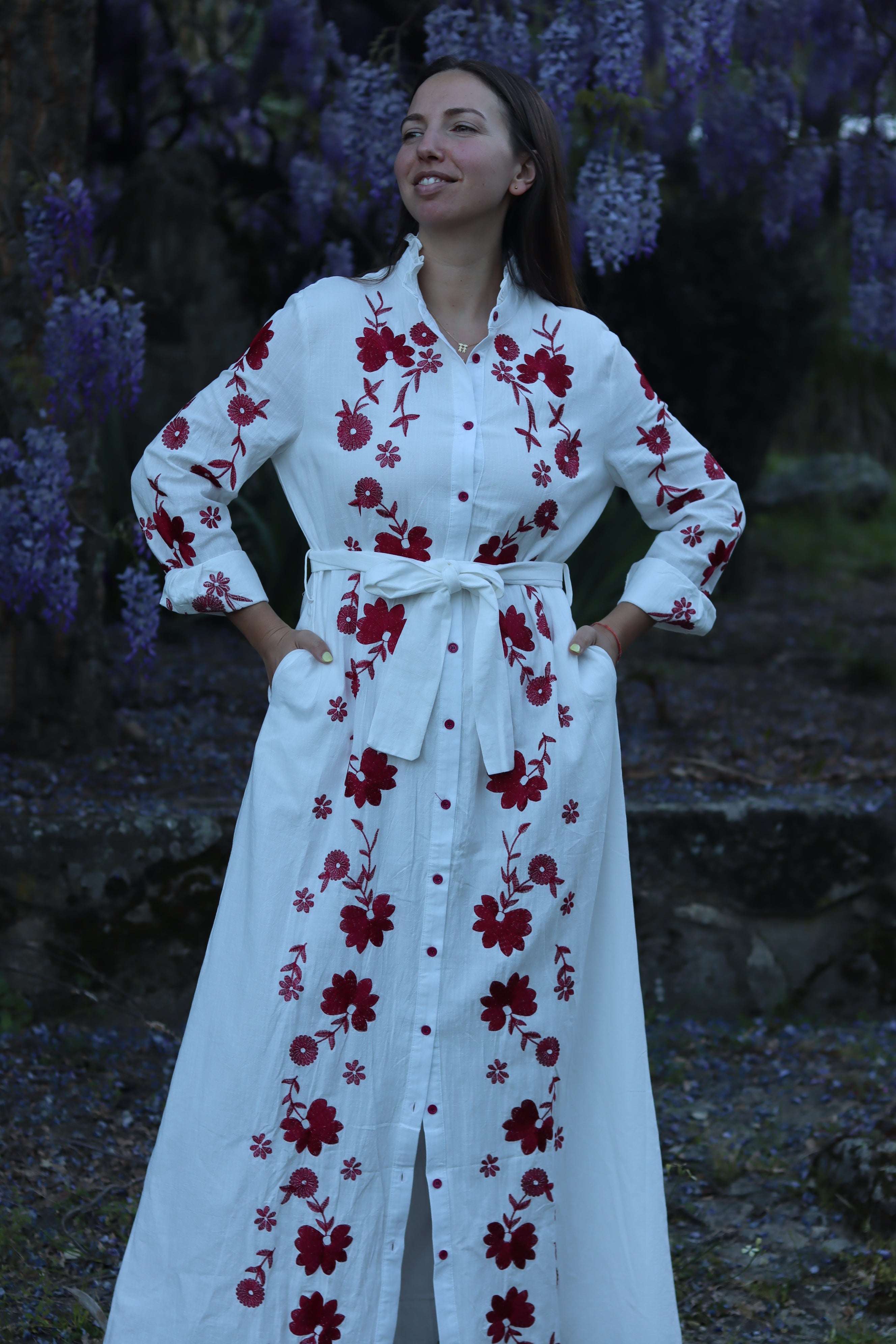 Vestido bordados encarnados