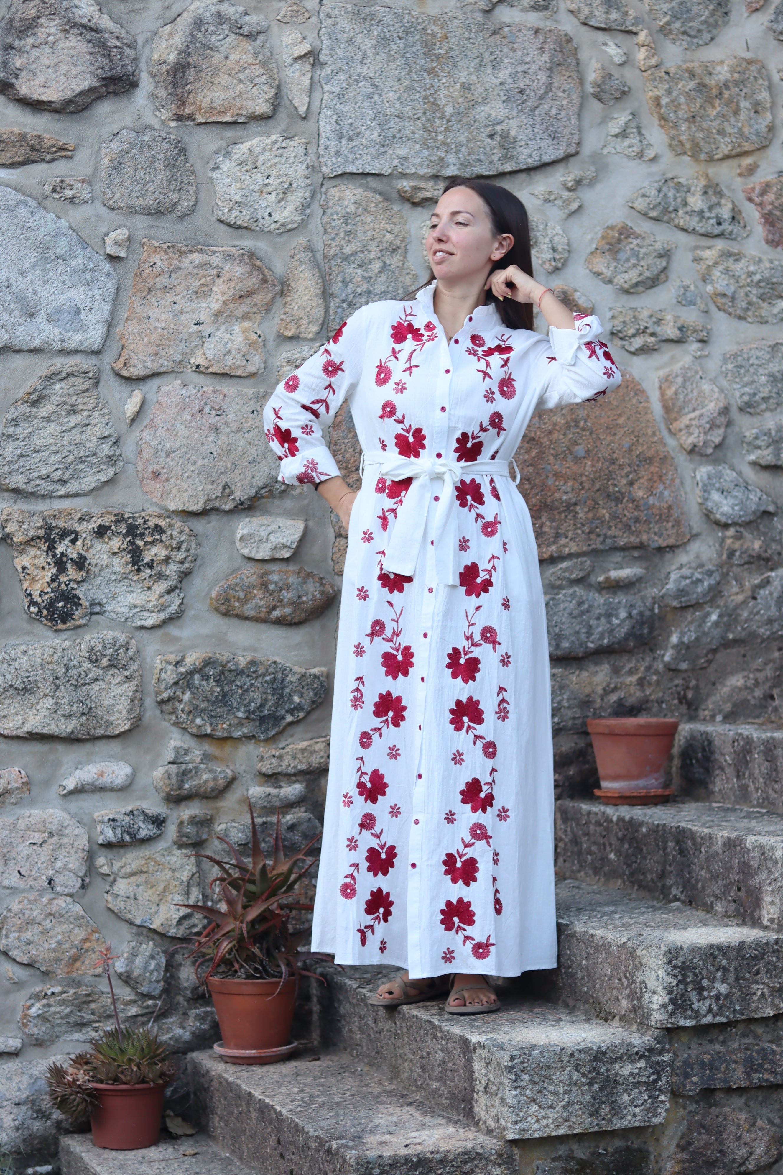 Vestido bordados encarnados