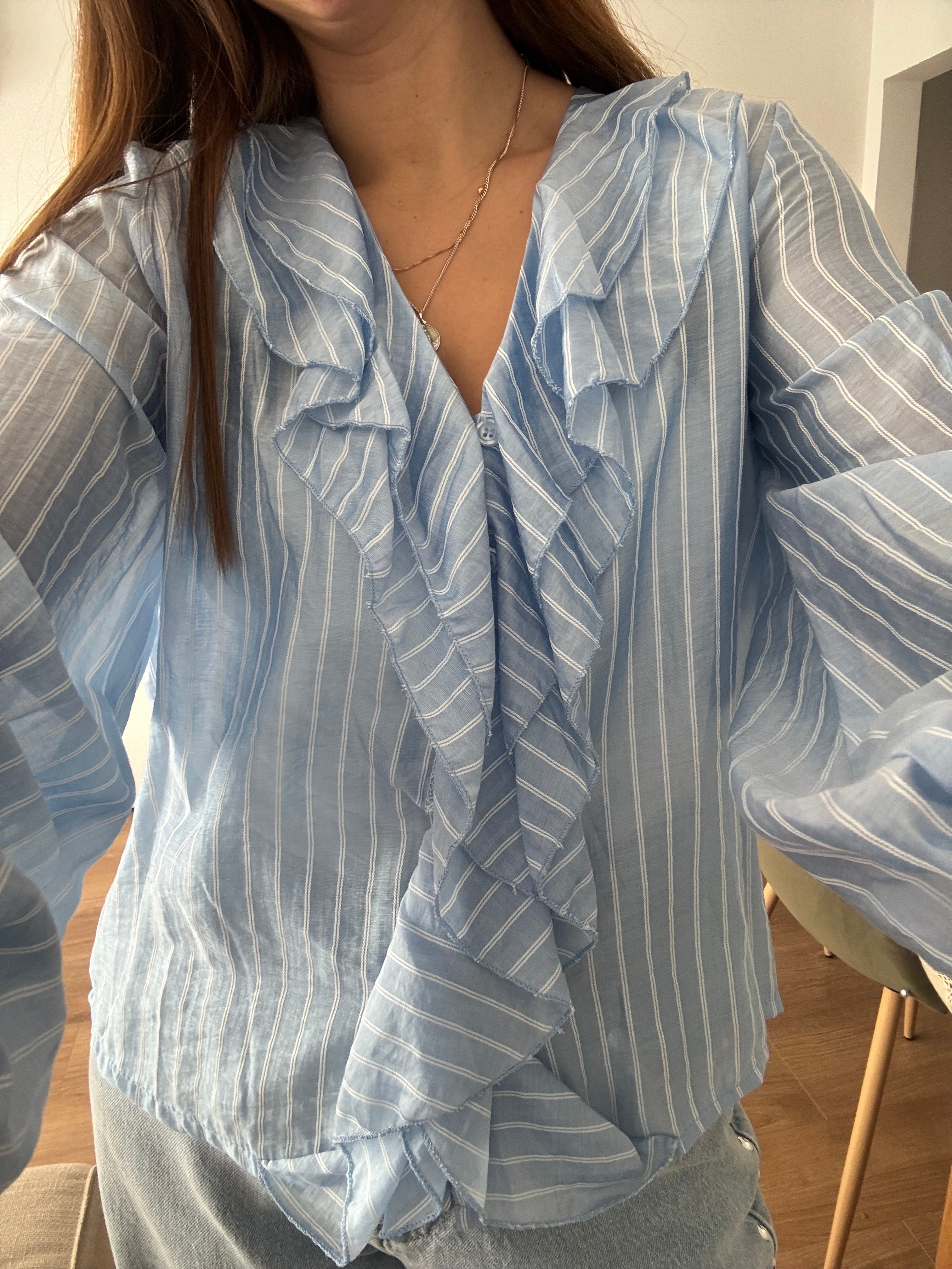 Blusa folhos e riscas