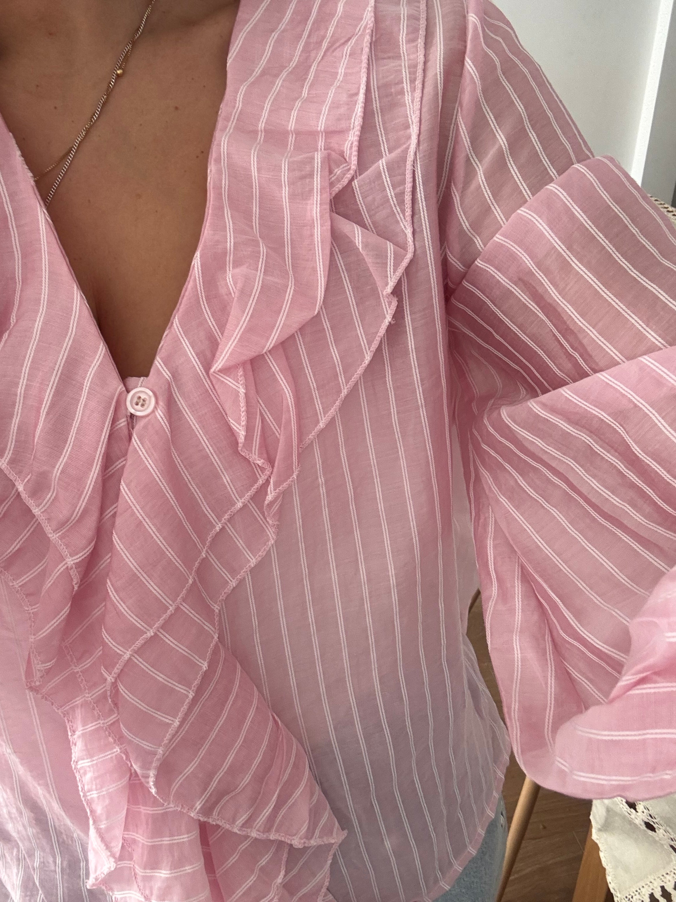 Blusa folhos e riscas