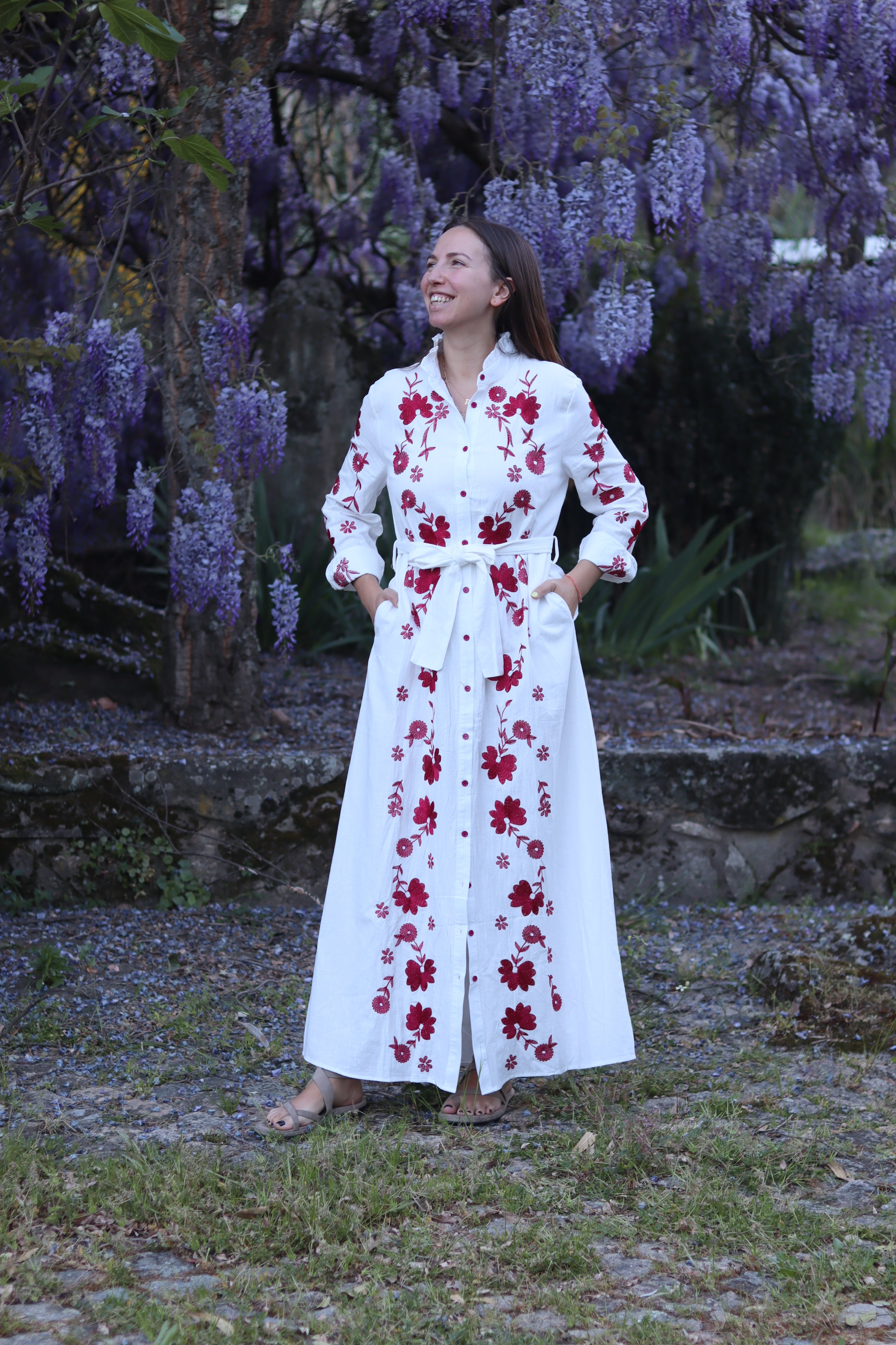 Vestido bordados encarnados