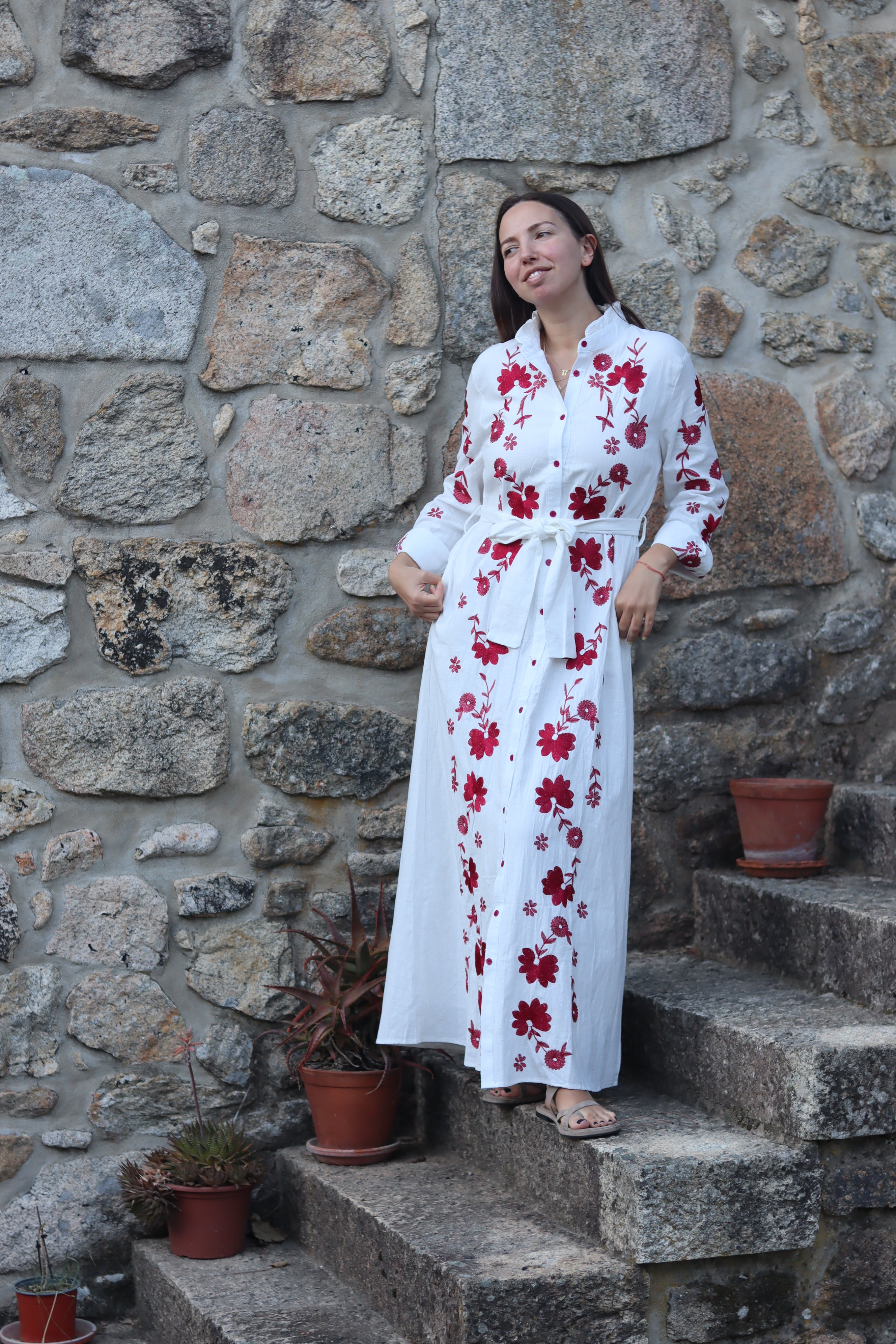 Vestido bordados encarnados