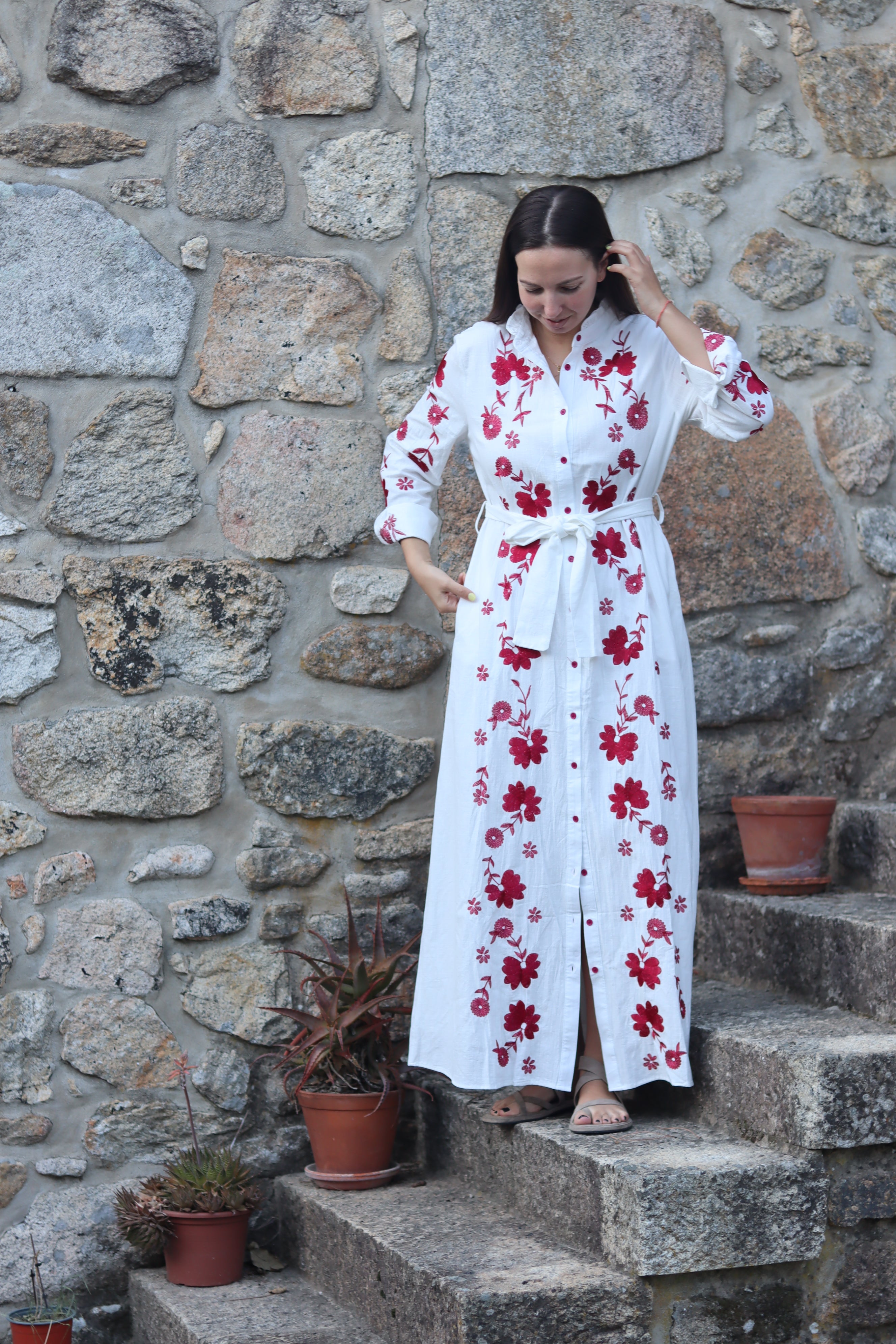 Vestido bordados encarnados