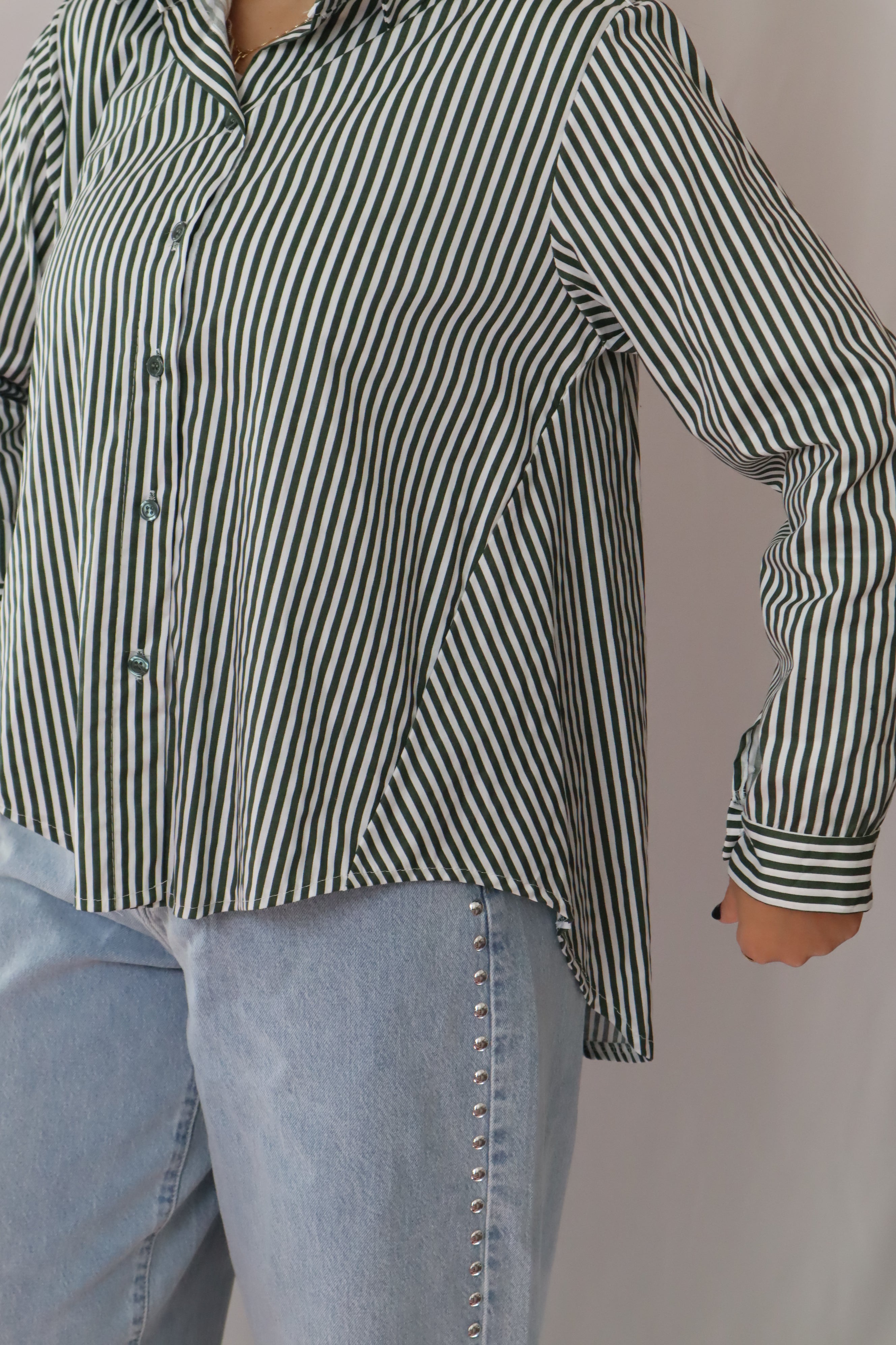Camisa verde riscas