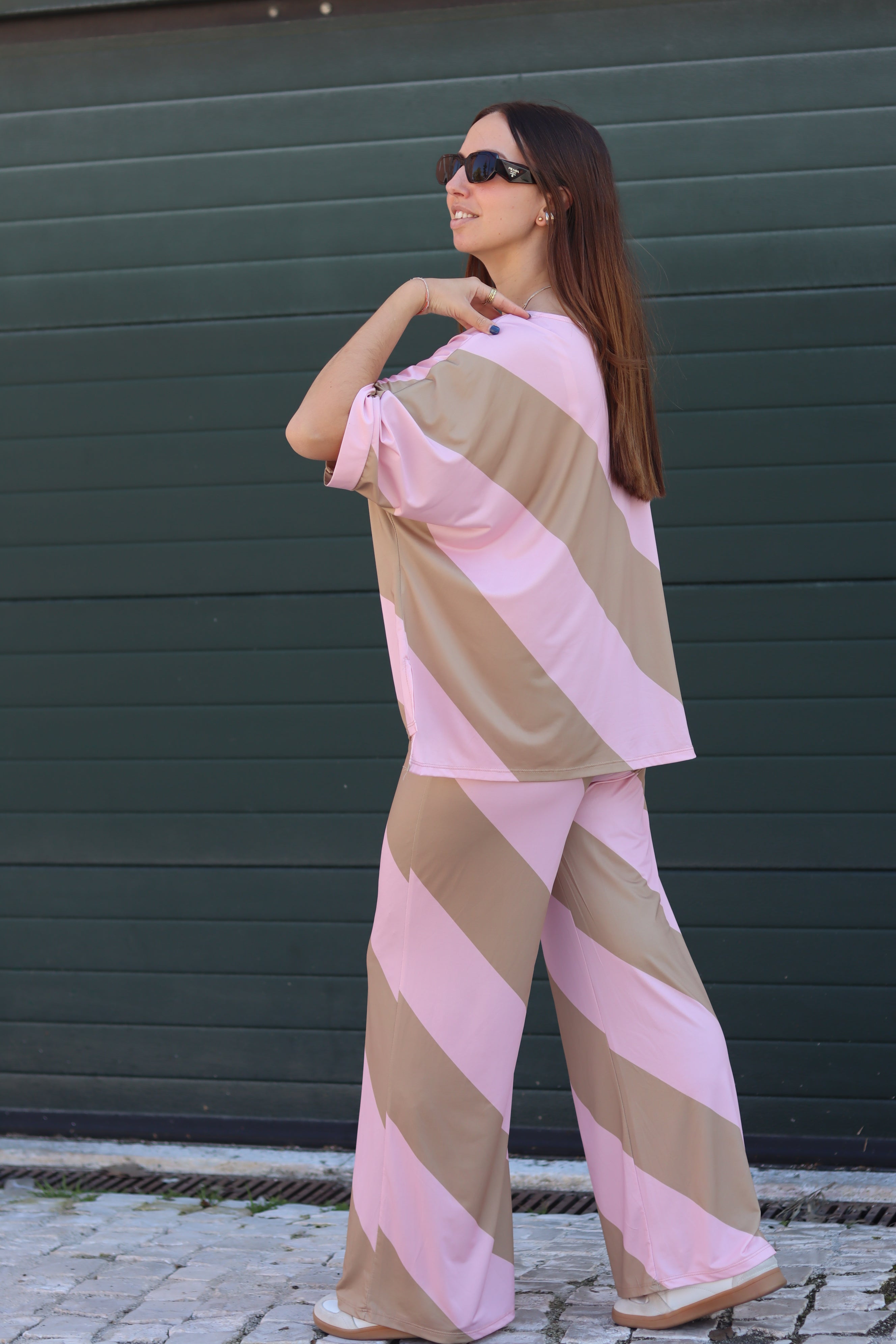Conjunto riscas rosa e camel